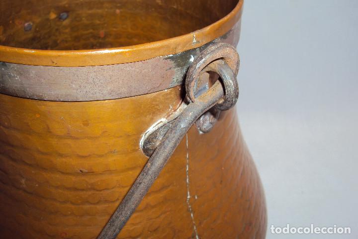Antig&uuml;edades: Olla de cobre en forma de pera. - Foto 8