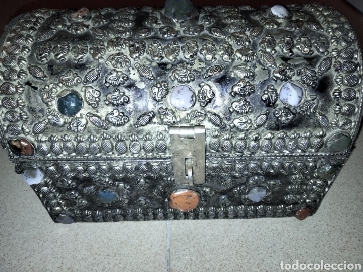 Antig&uuml;edades: COFRE METAL CON PIEDRERIAS - Foto 2