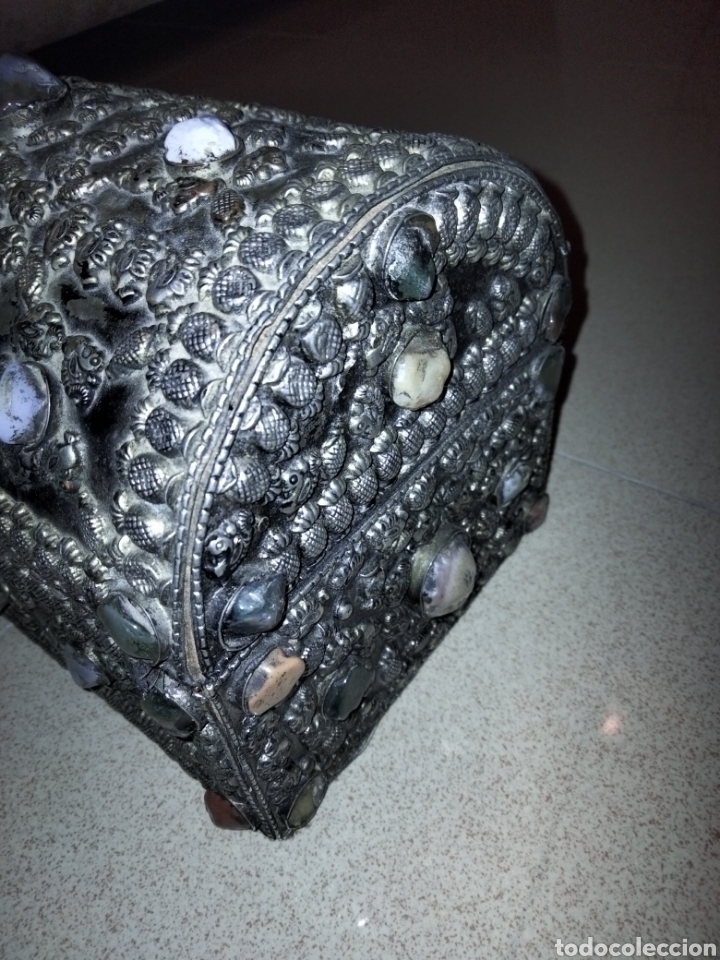 Antig&uuml;edades: COFRE METAL CON PIEDRERIAS - Foto 5