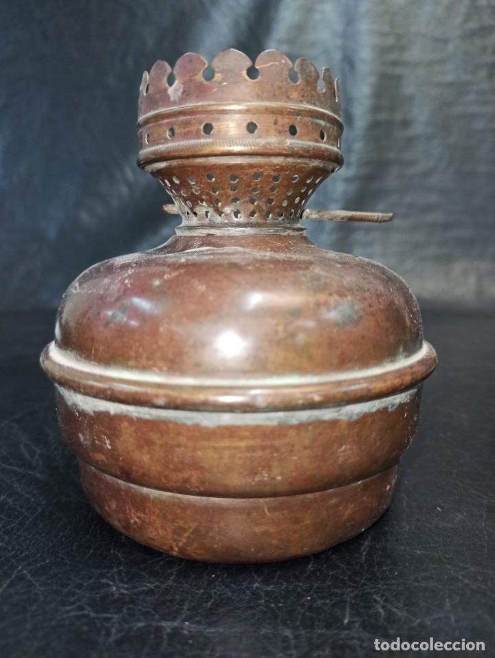 Antig&uuml;edades: Decorativo quinque de lat&oacute;n. C47 - Foto 1