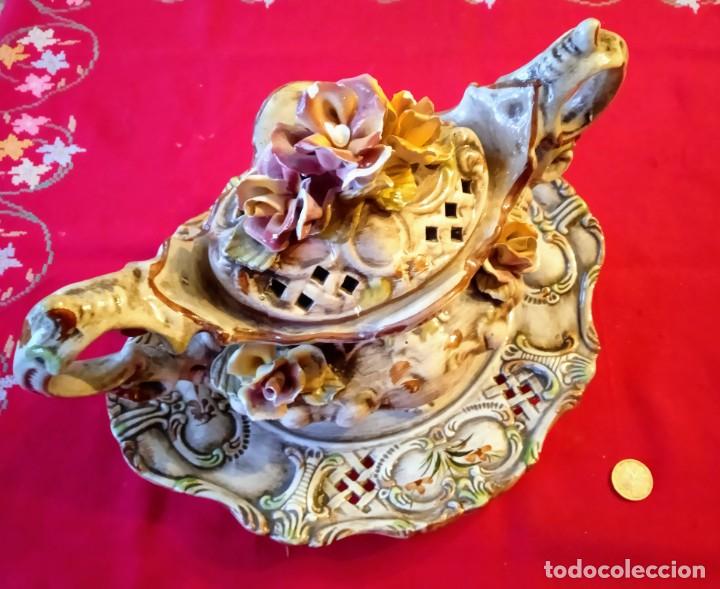 Antig&uuml;edades: Centro de mesa porcelana Capodimonti - Foto 2