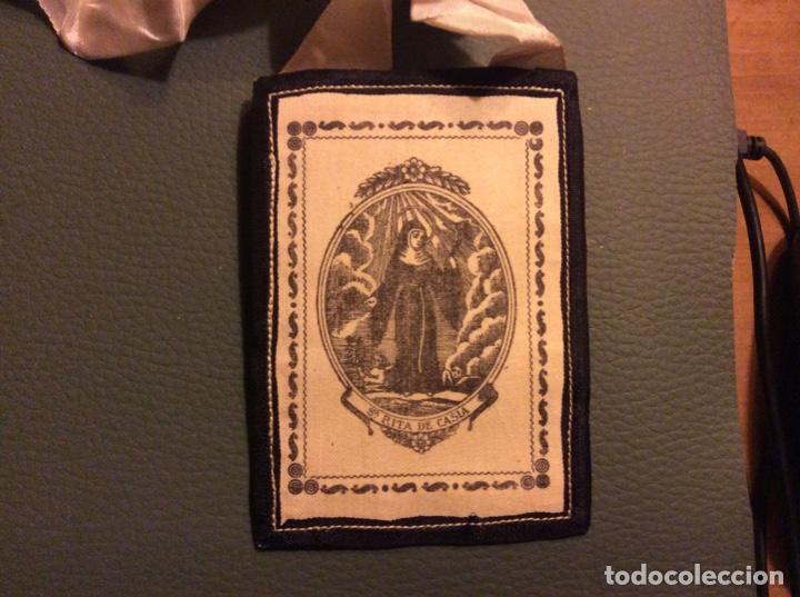 Antig&uuml;edades: Escapulario en lino 11cmx8cm. - Foto 3