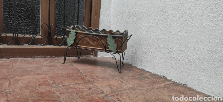 Antig&uuml;edades: Jardinera tarracota y forja - Foto 1