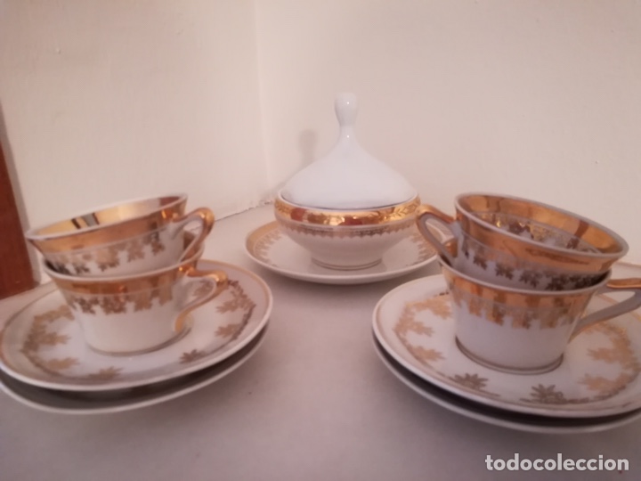 Antig&uuml;edades: Juego antiguo de caf&eacute;. 4 servicios y azucarero. Filo dorado.