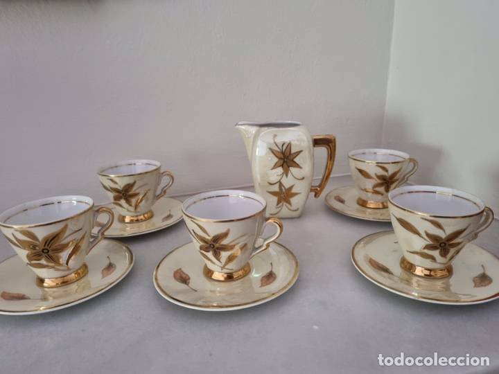 Antig&uuml;edades: Juego antiguo de caf&eacute;. 5 servicios y lechera.