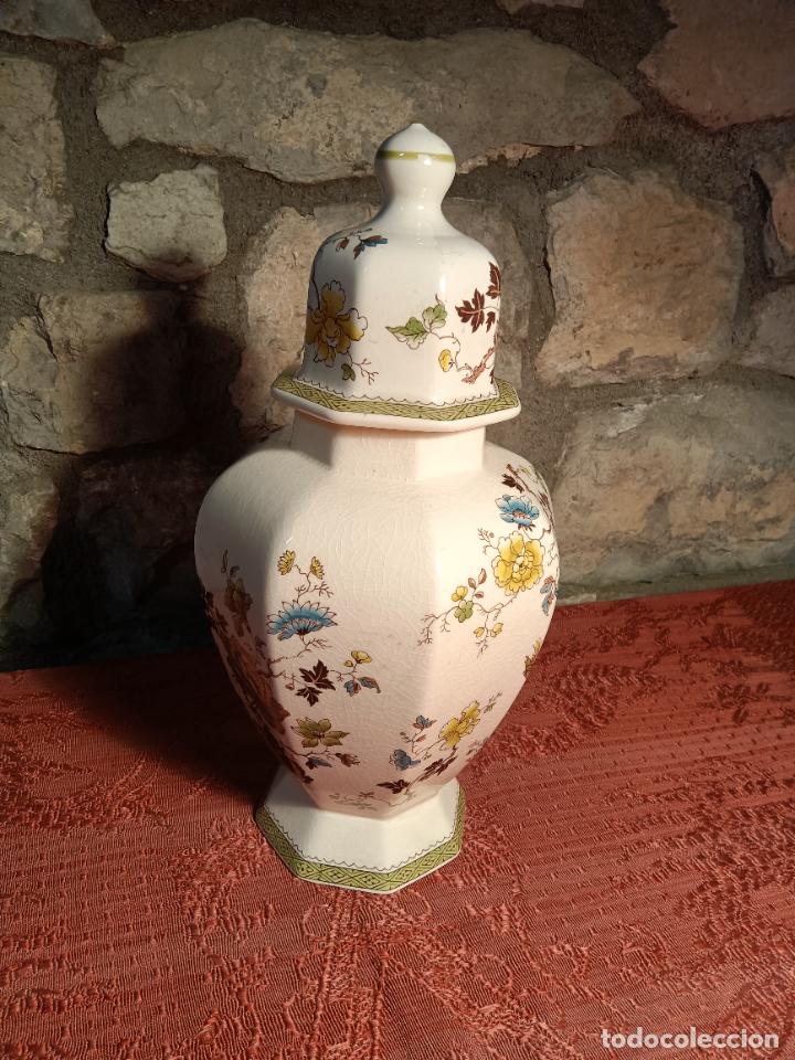 antiguo jarrón / florero de porcelana blanca co Comprar