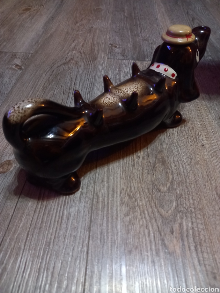 Antig&uuml;edades: BOTELLA O BOTIJO CON FORMA DE PERRO SALCHICHA - Foto 3