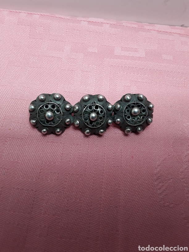 Antig&uuml;edades: Broche de plata charro - Foto 1