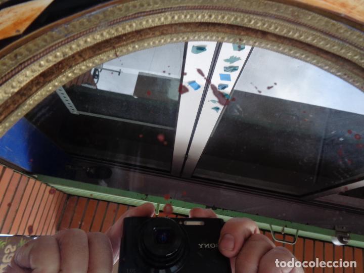 Antig&uuml;edades: MARCO CON INCRUSTACIONES Y ESPEJO - Foto 2