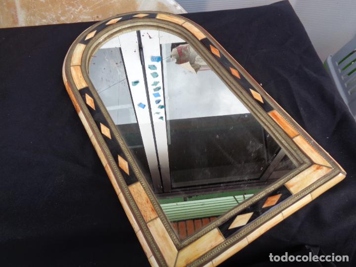 Antig&uuml;edades: MARCO CON INCRUSTACIONES Y ESPEJO - Foto 1