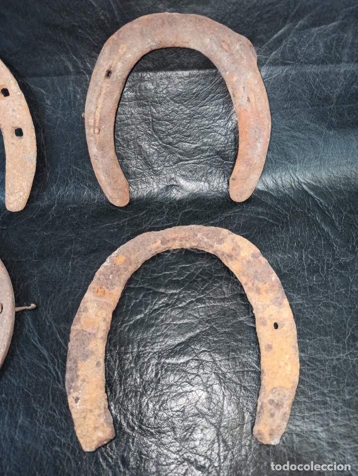 Antig&uuml;edades: Conjunto de 4 herraduras antiguas. CG3 - Foto 3