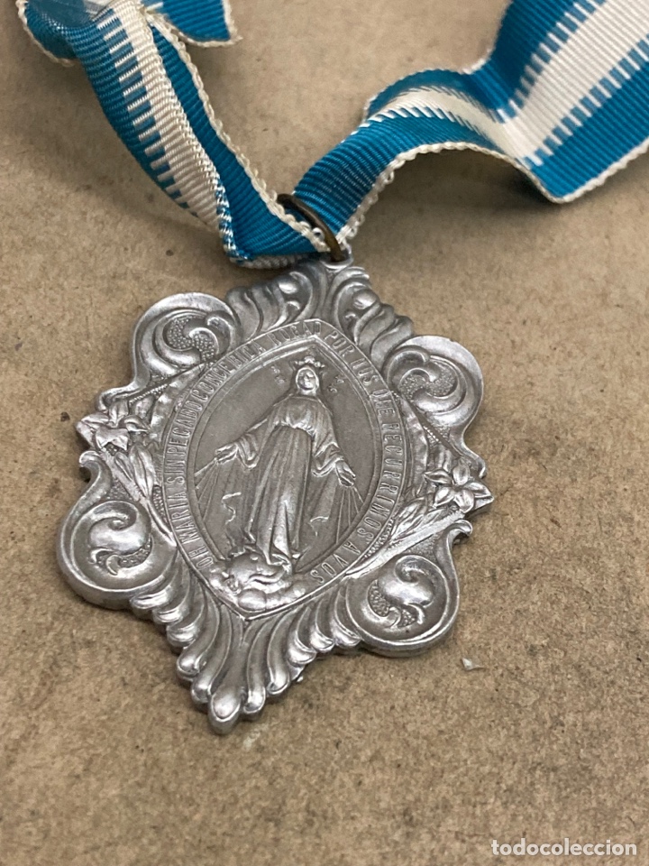 Antig&uuml;edades: Medalla de metal - Foto 2