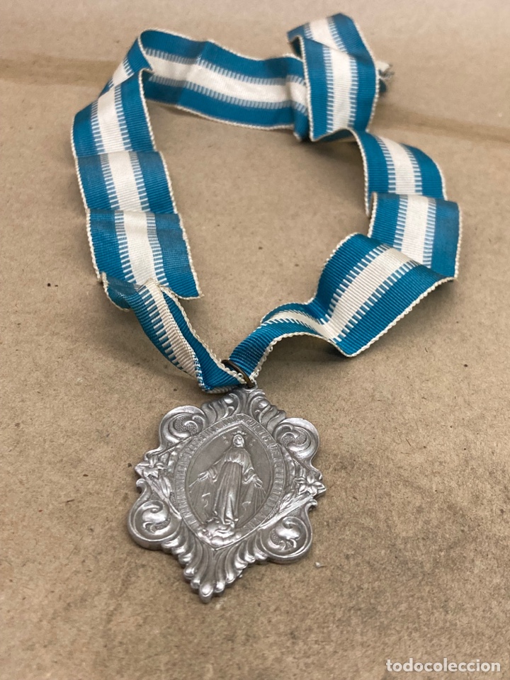 Antig&uuml;edades: Medalla de metal - Foto 1