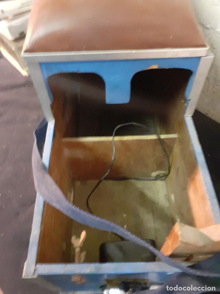 Antig&uuml;edades: Caja portable de pesca - Foto 2
