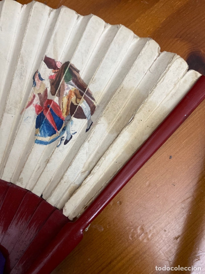 Antig&uuml;edades: Abanico antiguo de madera con bailarines - Foto 2