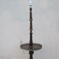 Antigüedades: LAMPARA DE PIE VELADOR EN MADERA TORNEADA Y TALLADA