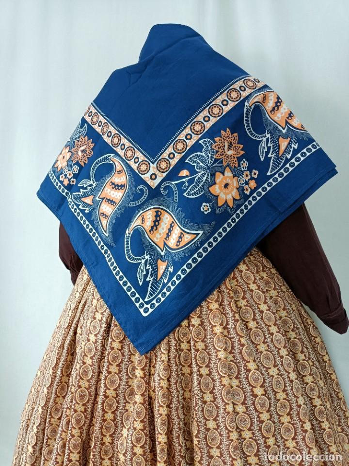 Antig&uuml;edades: Indiana &iacute;ndigo. Pa&ntilde;uelo estampado. - Foto 1