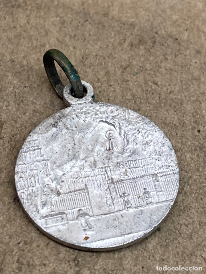 Antig&uuml;edades: Medalla religiosa - Foto 2
