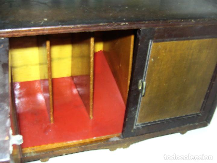 Antig&uuml;edades: MESA BAJA O MUEBLE PARA GUARDAR DISCOS - Foto 3