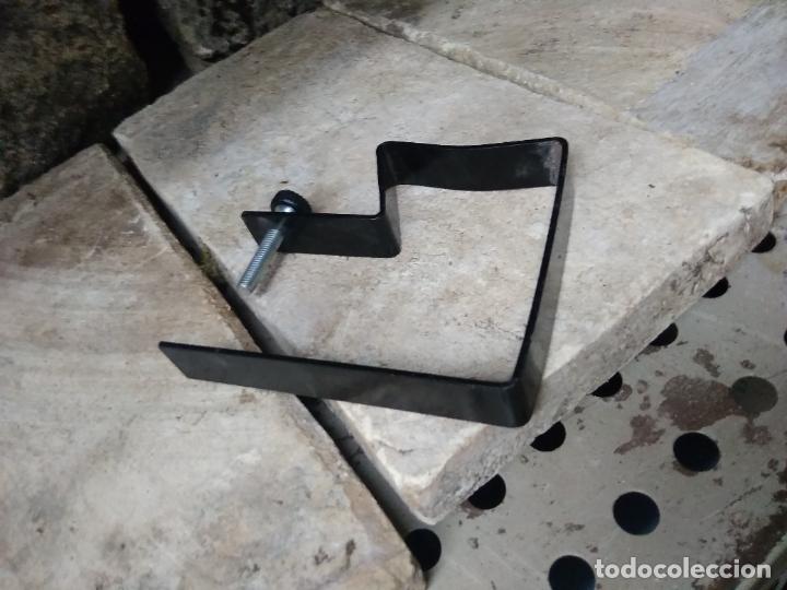Antig&uuml;edades: Sargento flexible. Caja formones - Foto 2