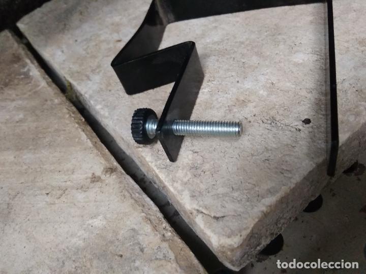 Antig&uuml;edades: Sargento flexible. Caja formones - Foto 3