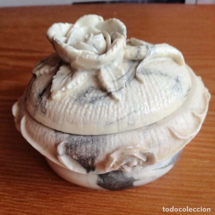Antig&uuml;edades: Caja joyero te marmolina - Foto 3