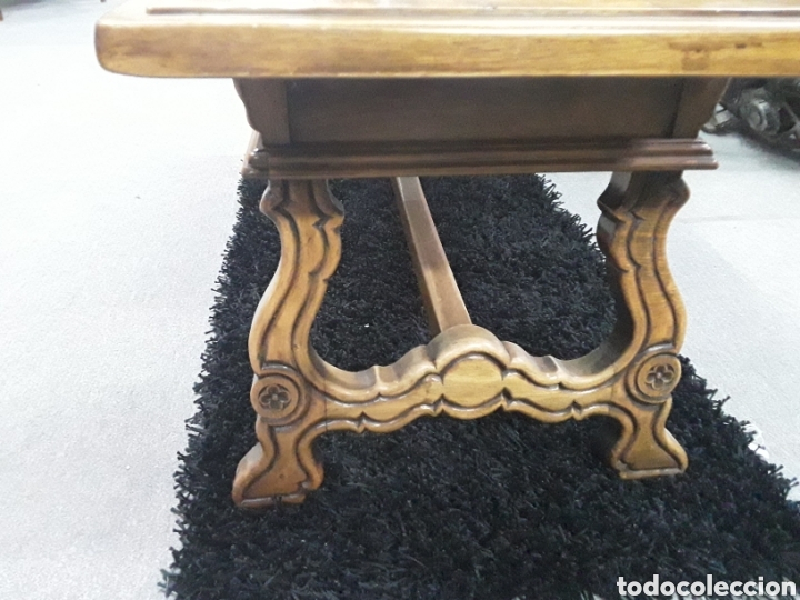 Antig&uuml;edades: Mesa de centro en nogal - Foto 2