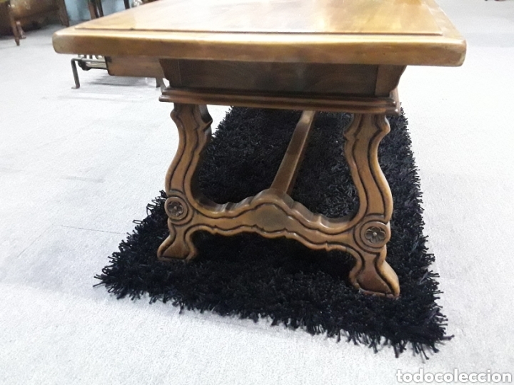 Antig&uuml;edades: Mesa de centro en nogal - Foto 3