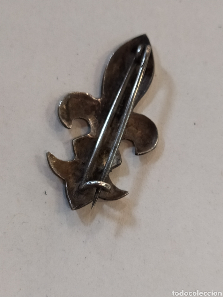 Antig&uuml;edades: Antiguo broche en plata flor de Lis. - Foto 2
