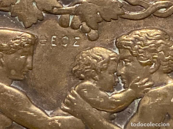 Antig&uuml;edades: Centro de mesa franc&eacute;s de bronce, firmado E H - Foto 6