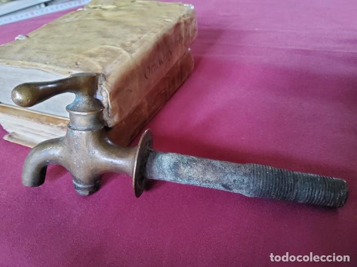 Antig&uuml;edades: GRIFO ANTIGUO DE BRONCE - Foto 2