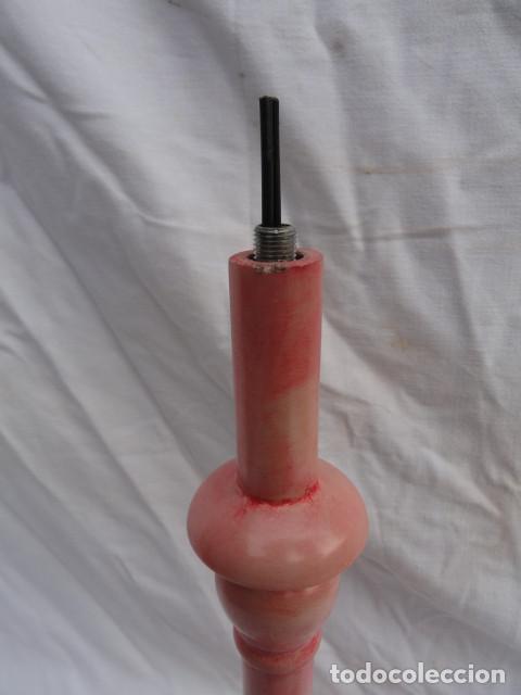 Antig&uuml;edades: BONITO PIE DE L&Aacute;MPARA DE MADERA. - Foto 3