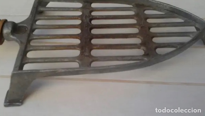 Antig&uuml;edades: ANTIGUO SOPORTE PLANCHA - Foto 2