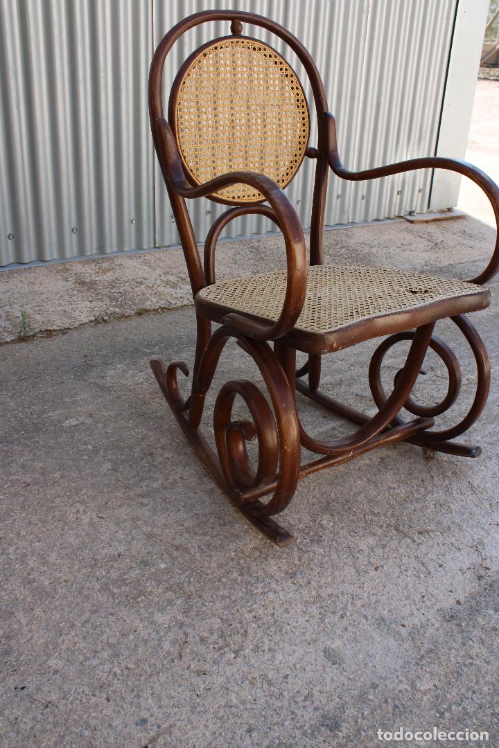 Antig&uuml;edades: mecedora tonet - Foto 4