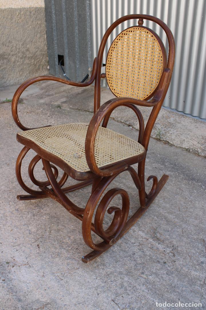 Antig&uuml;edades: mecedora tonet - Foto 6