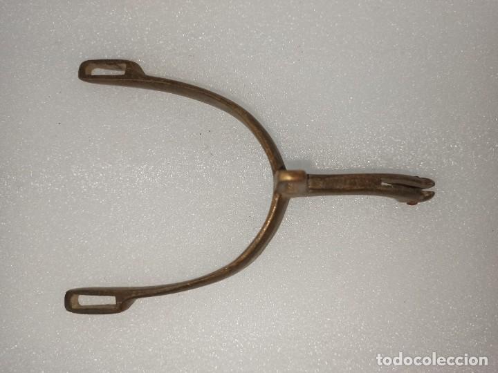 Antig&uuml;edades: Antigua espuela de bronce. CG3 - Foto 2