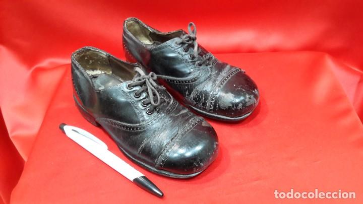 Antig&uuml;edades: PAR DE ZAPATITOS NI&Ntilde;A / O - Foto 1