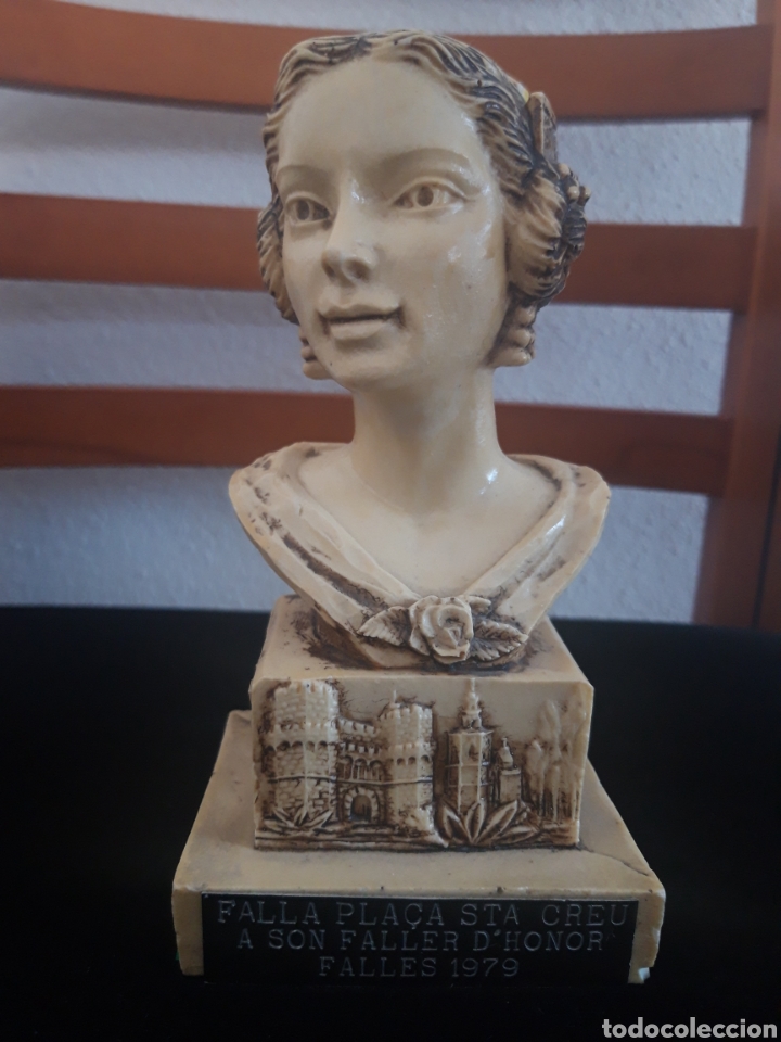 Antiques: BUSTO FALLERA - FALLA PLA&Ccedil;A STA CREU A SON FALLER D'HONOR FALLES 1979) MARMOLINA (17,5 x9 cm )