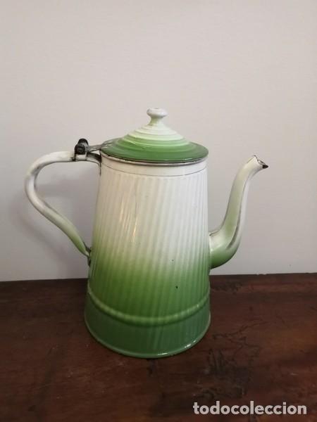 Oggetti Antichi: CAFETERA - TETERA - DE HOJALATA ESMALTADA , DECORADA Y PINTADA A MANO