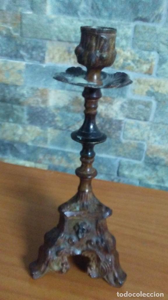 Antig&uuml;edades: CANDELABRO LACADO DE BRONCE - Foto 1