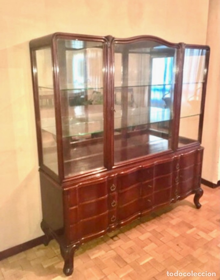 Antig&uuml;edades: Vitrina de madera y cristal - Foto 1