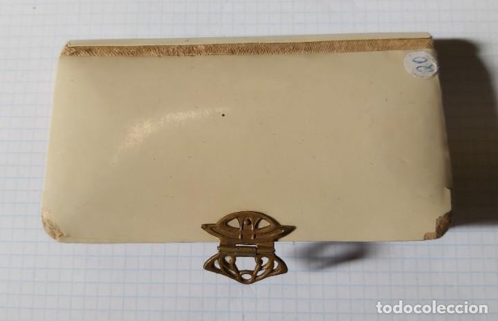Antig&uuml;edades: Devocionario de 1889 aproximadamente - Foto 4
