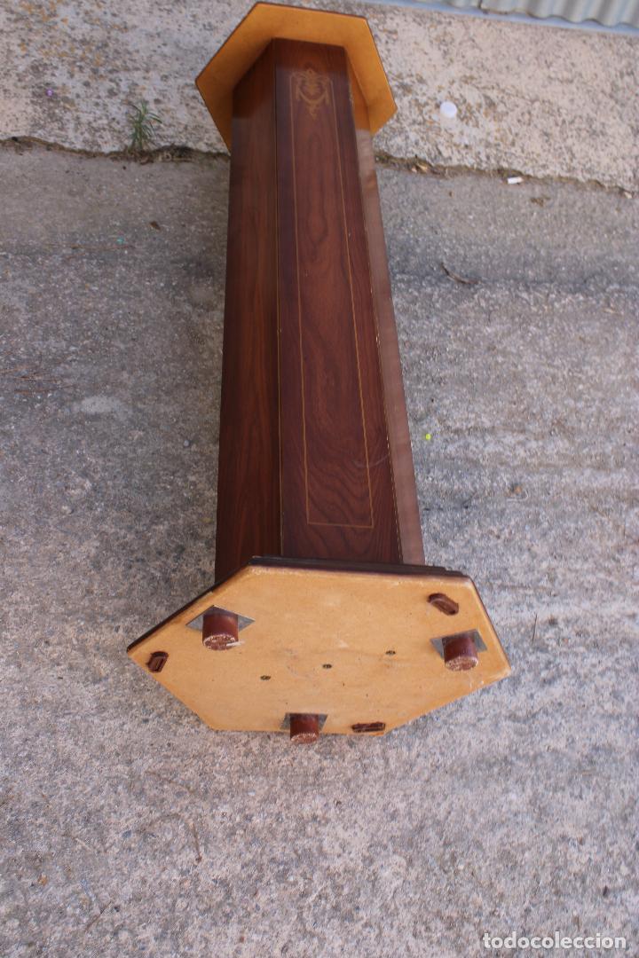 Antig&uuml;edades: columna peana en madera dm - Foto 6