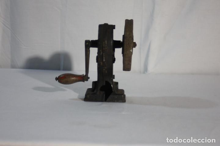 Antig&uuml;edades: PIEDRA DE AFILAR - Foto 2