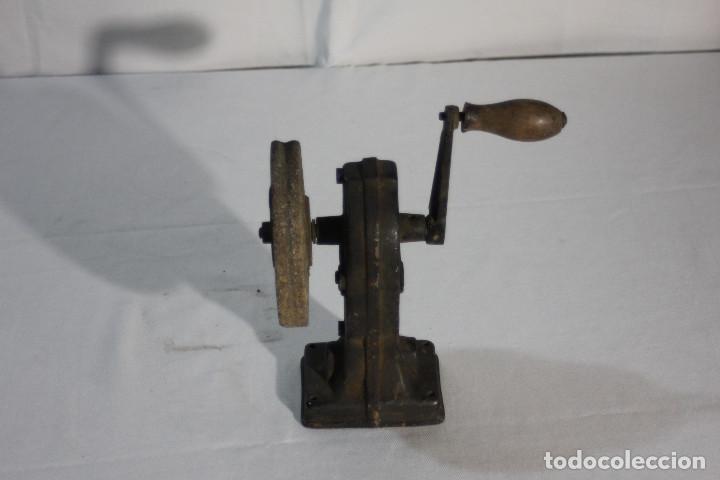 Antig&uuml;edades: PIEDRA DE AFILAR - Foto 6