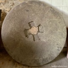 Antigüedades: PIEDRA ANTIGUA DE MOLINO DE GRAN TAMAÑO/ MUELA DE HÓRREO