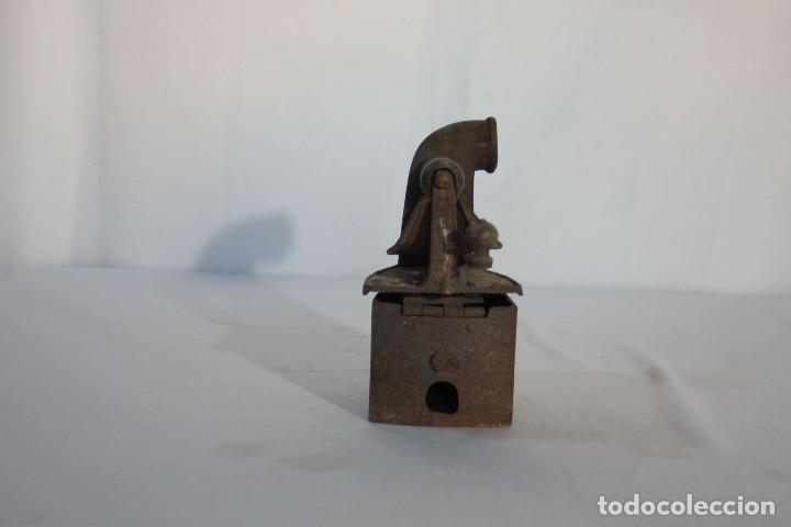 Antig&uuml;edades: PLANCHA DE HIERRO - Foto 3