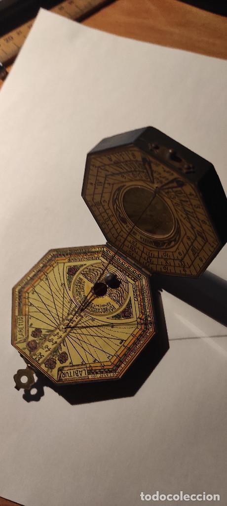 Antig&uuml;edades: ANTIGUO RELOJ DE SOL DE MADERA CON BR&Uacute;JULA Y PLOMADA - Foto 4