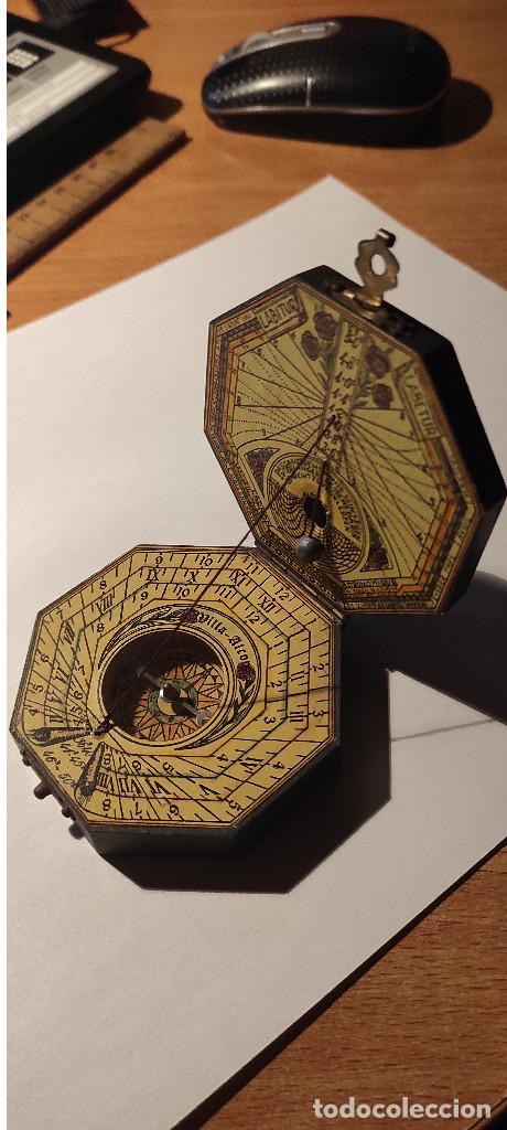 Antig&uuml;edades: ANTIGUO RELOJ DE SOL DE MADERA CON BR&Uacute;JULA Y PLOMADA - Foto 3