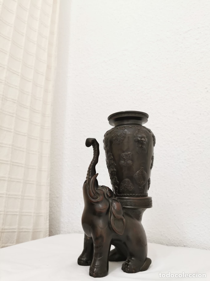 Antiquit&auml;ten: Figura china de bronce, elefante y bote